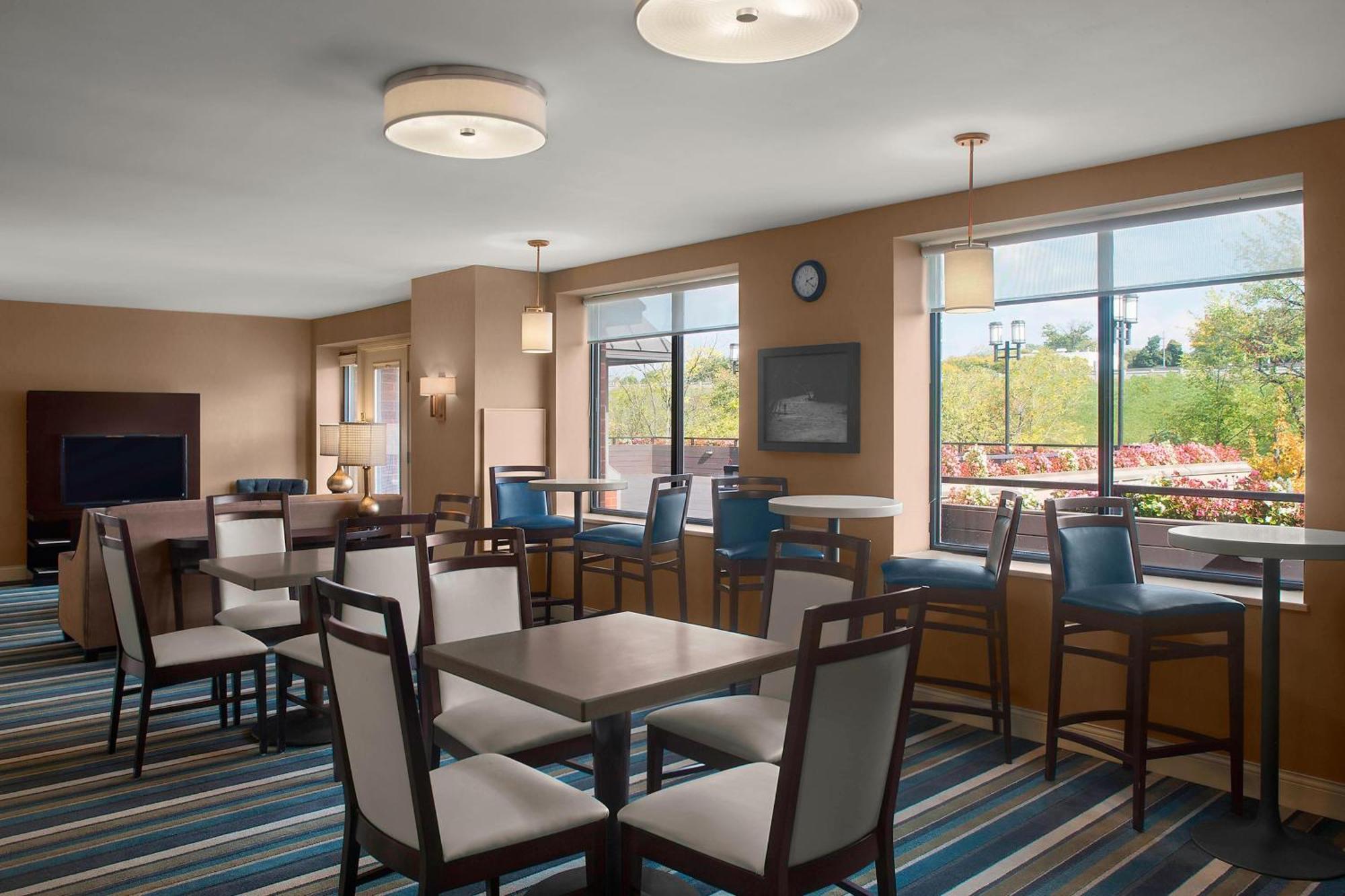 Sheraton Suites Akron Кайахога-Фолс Екстер'єр фото